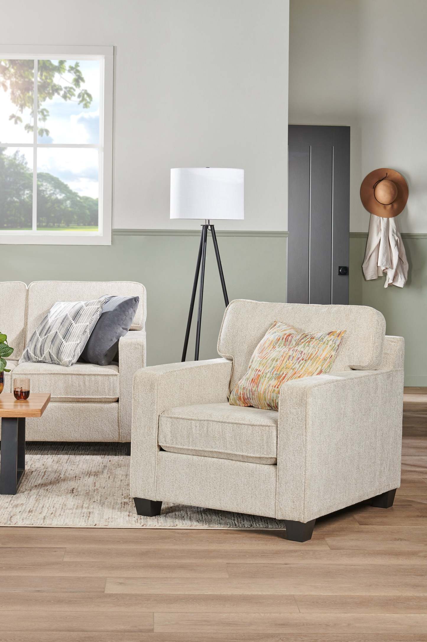 Made in Canada Lennox 35 Chenille Fabric Chair with Reversible Cushions and Track Arms - Taupe | Fauteuil Lennox de 35 po fabriqué au Canada en tissu de chenille avec coussins réversibles et accoudoirs rectilignes - taupe