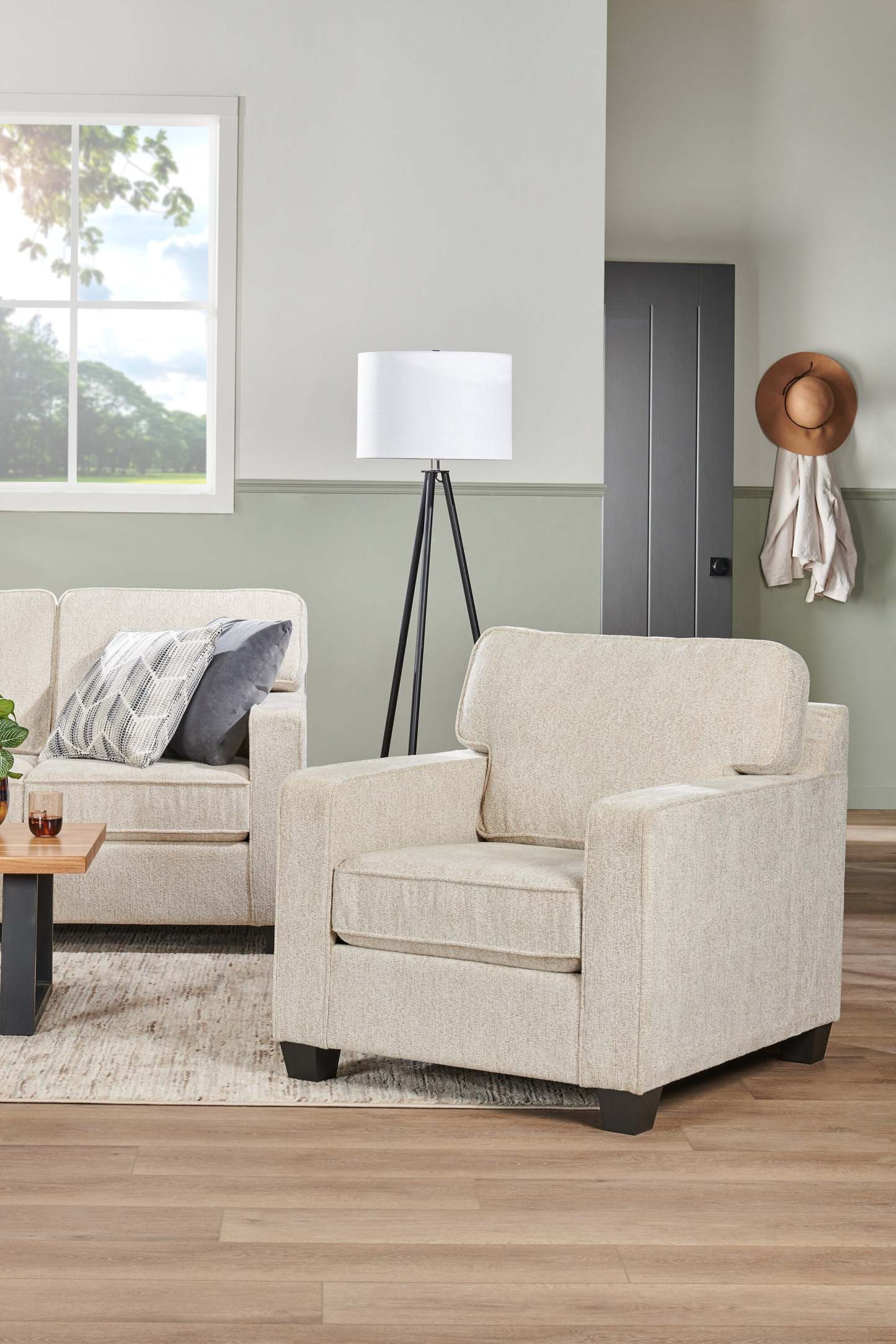 Made in Canada Lennox 35 Chenille Fabric Chair with Reversible Cushions and Track Arms - Taupe | Fauteuil Lennox de 35 po fabriqué au Canada en tissu de chenille avec coussins réversibles et accoudoirs rectilignes - taupe