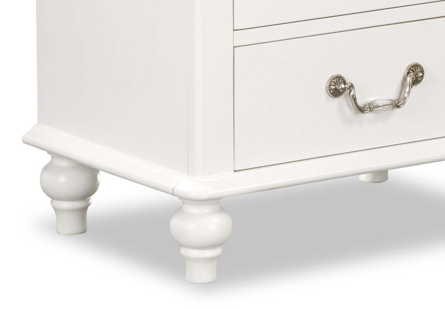 Table de nuit Livy à 3 tiroirs pour enfants, 24 W - Blanc | Table de nuit Livy de 24 po (L) à 3 tiroirs pour enfant - blanche