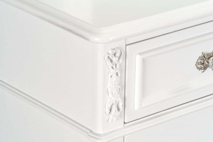 Table de nuit Livy à 3 tiroirs pour enfants, 24 W - Blanc | Table de nuit Livy de 24 po (L) à 3 tiroirs pour enfant - blanche