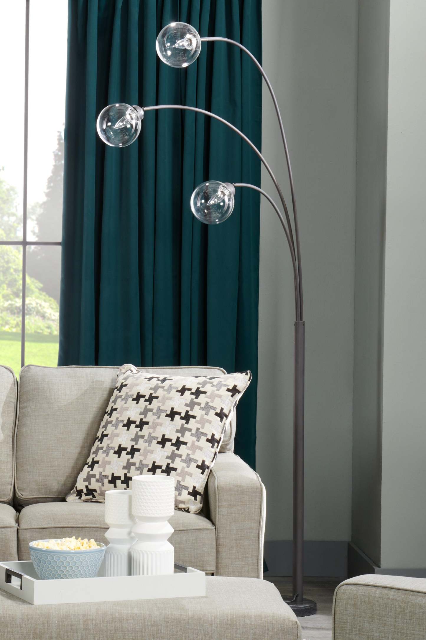 82 Mid-Century Black with Marble Base and 3-Light Glass Shade Arc Lampadaire|Lampe à pied arquée milieu du 20e siècle de 82 po noire à 3 ampoules avec base en marbre et abat-jour en verre