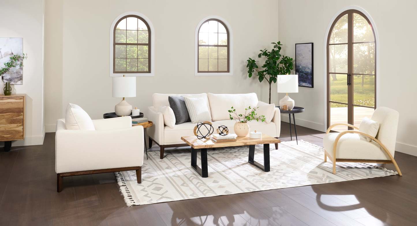 Loft 27.55 Chaise d'appoint en tissu bouclé avec oreiller décoratif et accoudoirs et pieds en bois - Blanc | Fauteuil d'appoint Loft de 27,55 po en tissu bouclé avec coussin décoratif, accoudoirs et pattes en bois - blanc