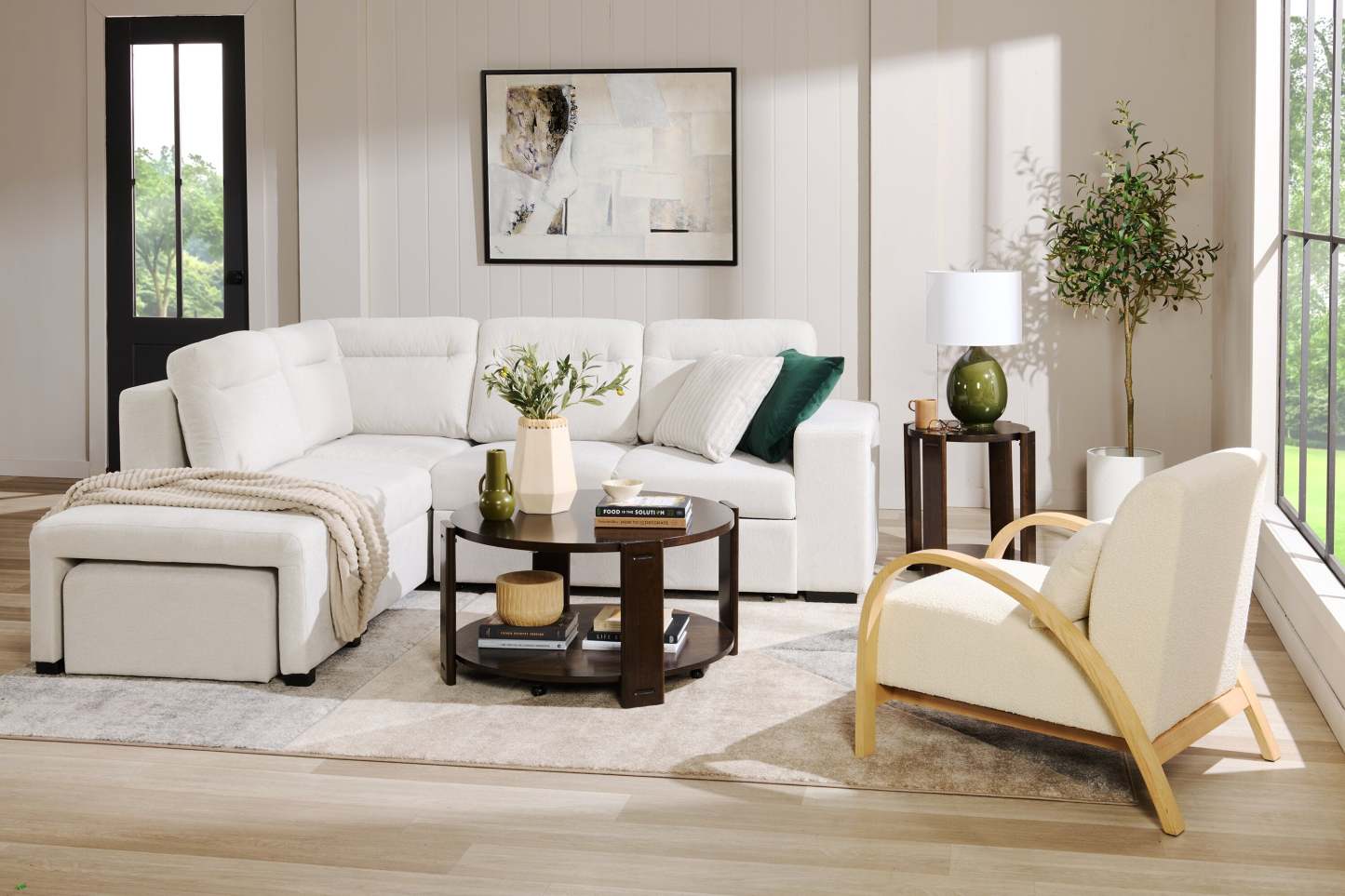 Loft 27.55 Chaise d'appoint en tissu bouclé avec oreiller décoratif et accoudoirs et pieds en bois - Blanc | Fauteuil d'appoint Loft de 27,55 po en tissu bouclé avec coussin décoratif, accoudoirs et pattes en bois - blanc