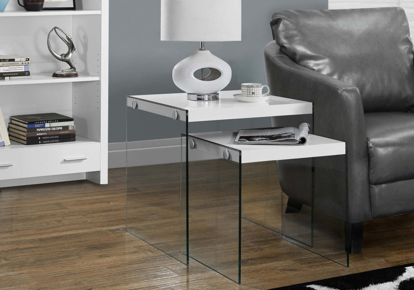 Waterford 19.75 Modern 2-Pack Nesting End Tables - White with Glass Legs|2 tables de bout gigognes modernes Waterford de 19,75 po - blanches avec pattes en verre