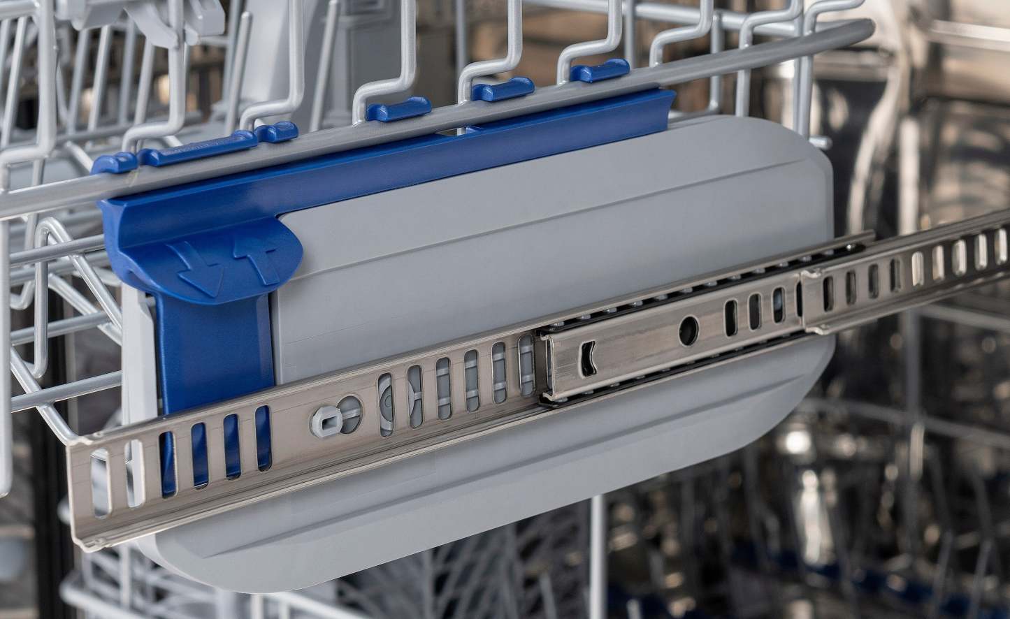 Smeg Front-Control Dishwasher - LSPU8643X|Lave-vaisselle Smeg avec commandes à l'avant - LSPU8643X