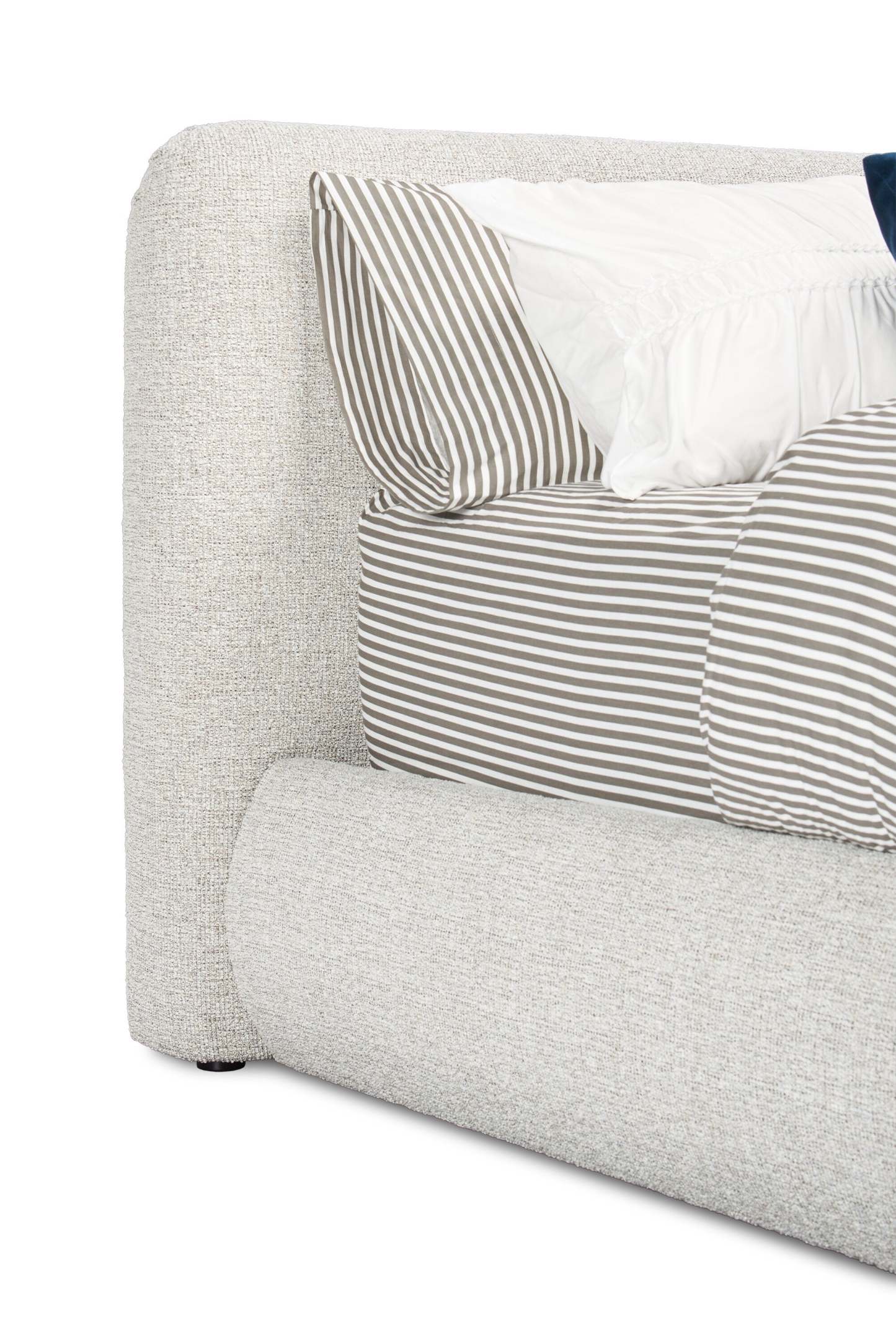 Lit plateforme rembourré Luka en tissu de polyester gris, moderne – format grand lit