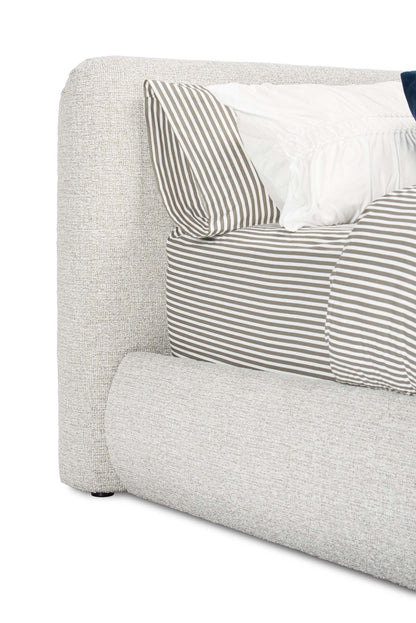 Lit plateforme rembourré Luka en tissu de polyester gris, moderne – format grand lit