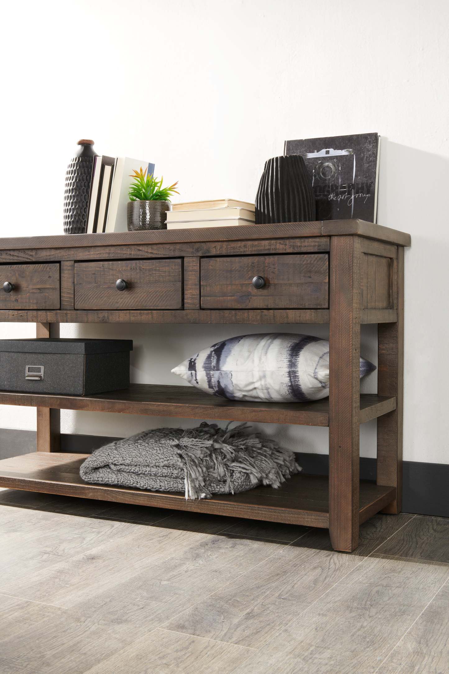 Madison 50 Rustic Sofa Table with Storage and Shelf - Grey Brown Wood|Table de salon rustique Madison de 50 po avec rangement et tablette - bois gris-brun