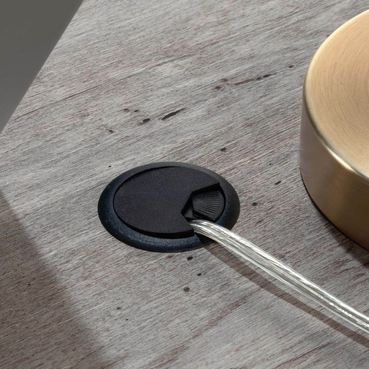 Bureau de direction Manhattan Gate de 65,98 po de qualité commerciale à 4 tiroirs - chêne mystique