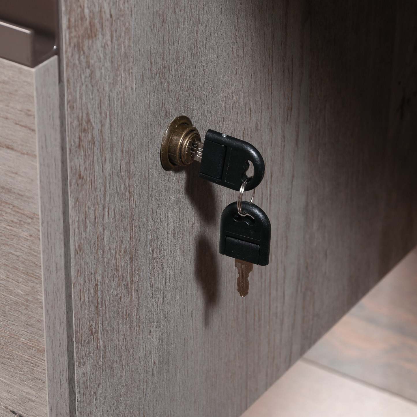 Bureau en forme de L Manhattan Gate de 65,98 po de qualité commerciale à 2 tiroirs - chêne mystique