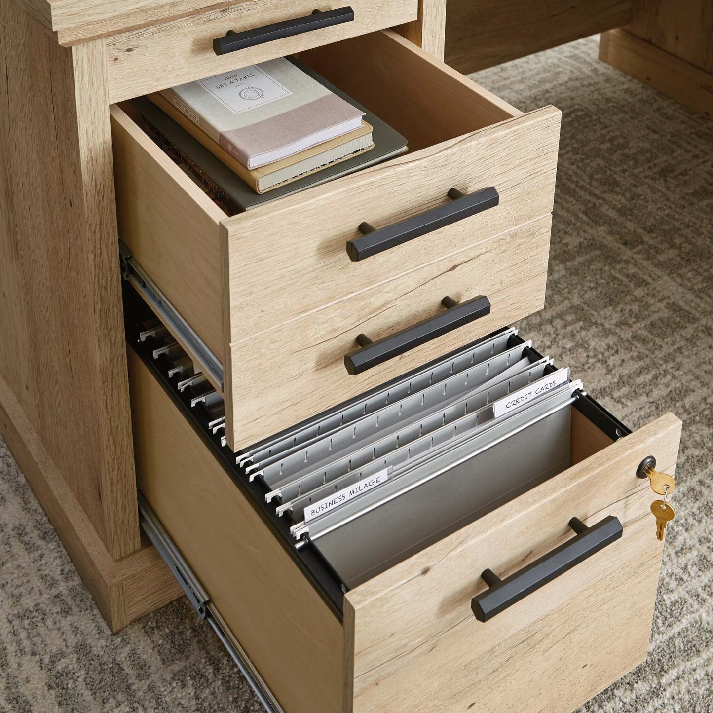 Bureau en forme de L Mason Peak de 59,06 po de qualité commerciale à 3 tiroirs avec armoire - chêne clair