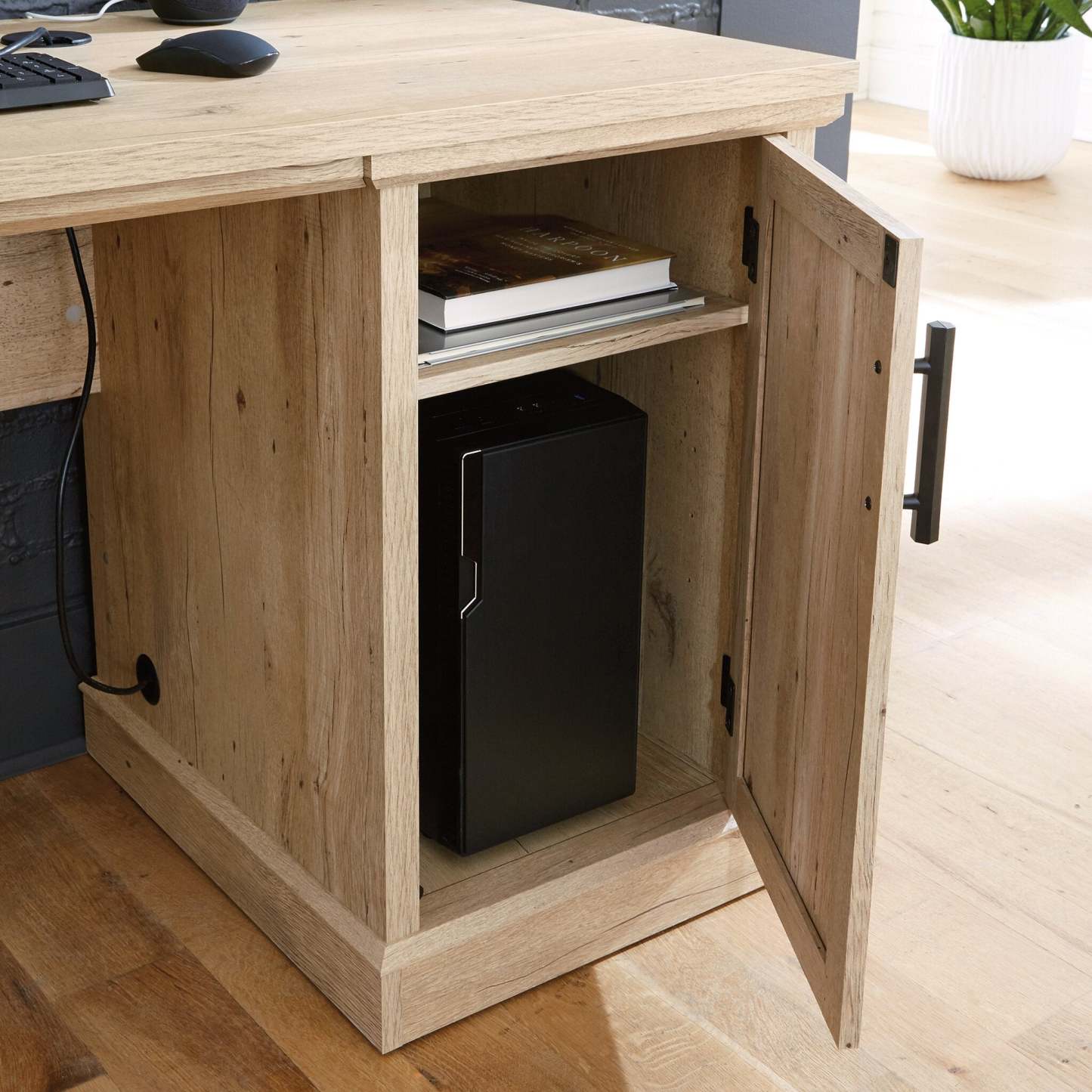 Bureau de style bahut Mason Peak 71,10 po de qualité commerciale à 3 tiroirs avec armoire - chêne clair