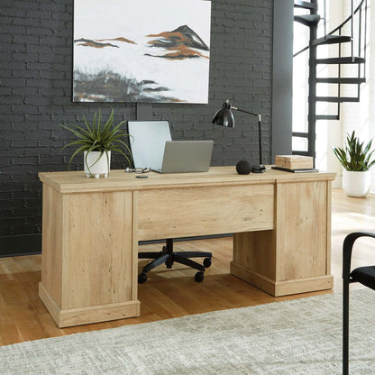 Bureau de style bahut Mason Peak 71,10 po de qualité commerciale à 3 tiroirs avec armoire - chêne clair