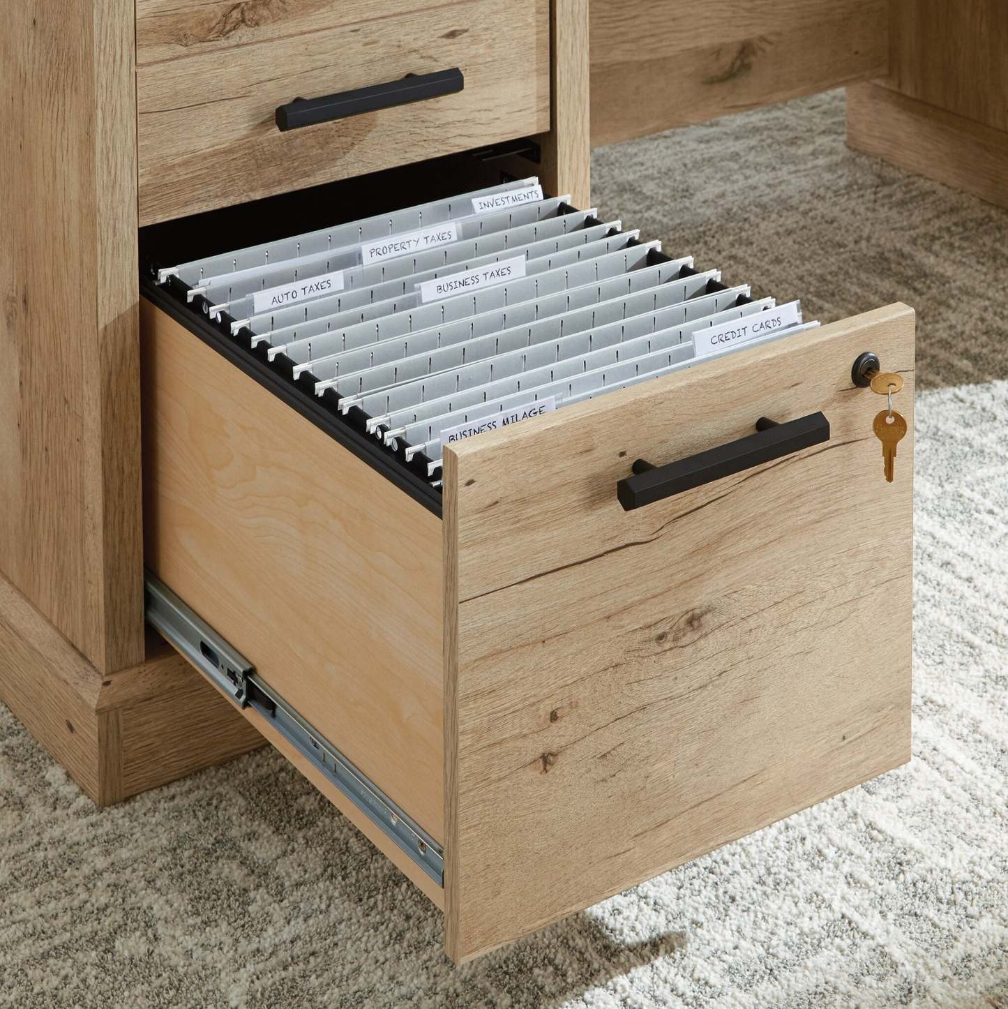 Bureau de direction Mason Peak de 71,10 po de qualité commerciale à 6 tiroirs - chêne clair