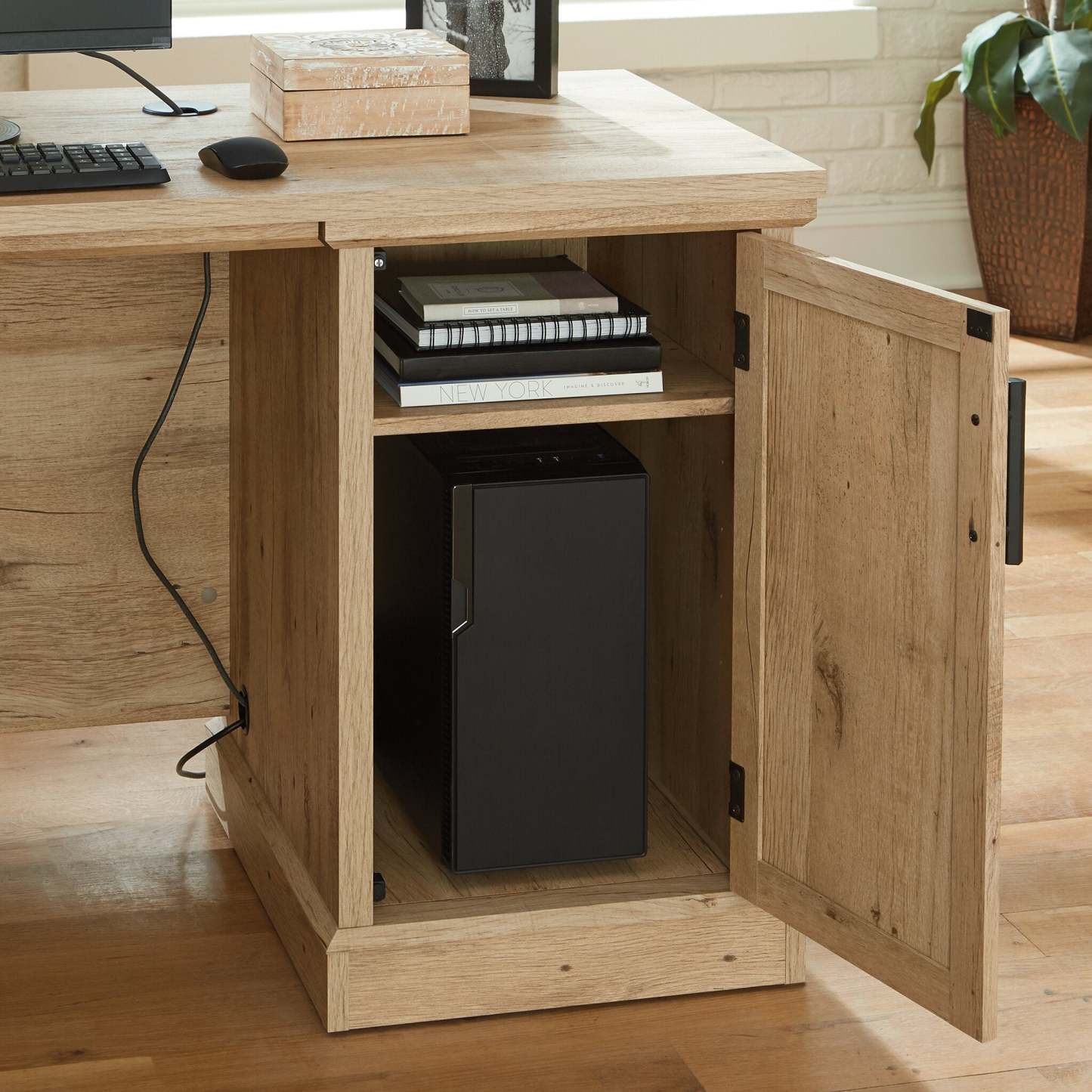 Bureau en forme de L Mason Peak de 71,10 po de qualité commerciale à 3 tiroirs avec armoire - chêne clair