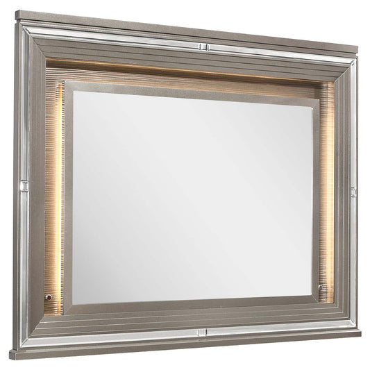 Miroir de commode de chambre Max avec lumière LED, Glam - Argent | Miroir de commode de chambre à coucher somptueux Max avec éclairage à DEL - argenté