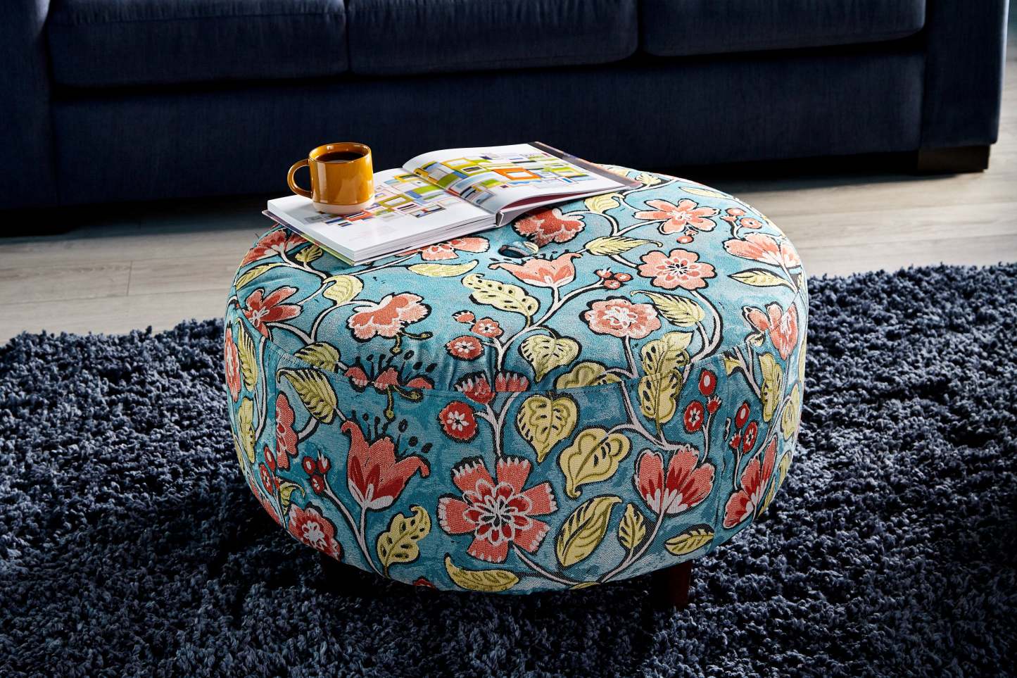 Fabriqué au Canada Sofa Lab personnalisable Pouf en tissu The Curve 31 - Malibu multicolore | Pouf The Curve de Sofa Lab de 31 po fabriqué au Canada en tissu - Malibu multicolore | CURV1144