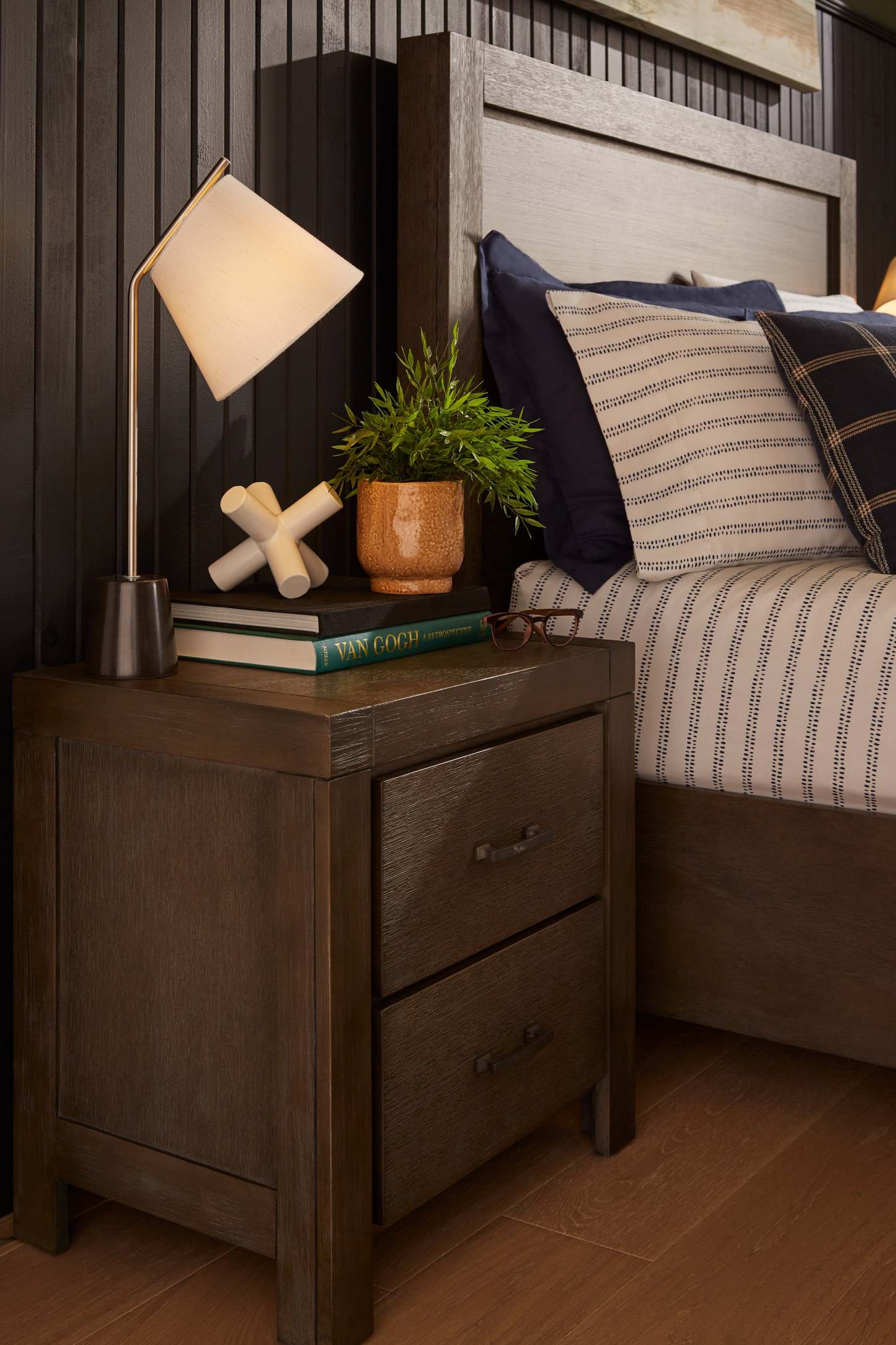 Ensemble 3 pièces Storm en acier brossé avec base en marbre noir, lampadaire et deux lampes de table|Ensemble 3 lampes Storm acier brossé avec base en marbre noir, 2 lampes de table et 1 lampe à pied