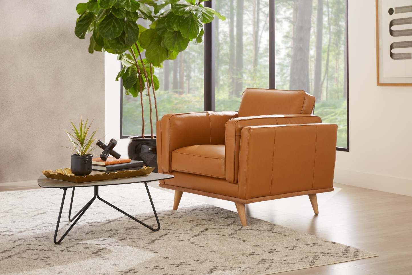 Chaise Vivia 40 en cuir véritable avec coussin de siège amovible et base en bois - Brun caramel | Fauteuil Vivia de 40 po en cuir avec coussin de siège amovible et base en bois véritable - brun caramel