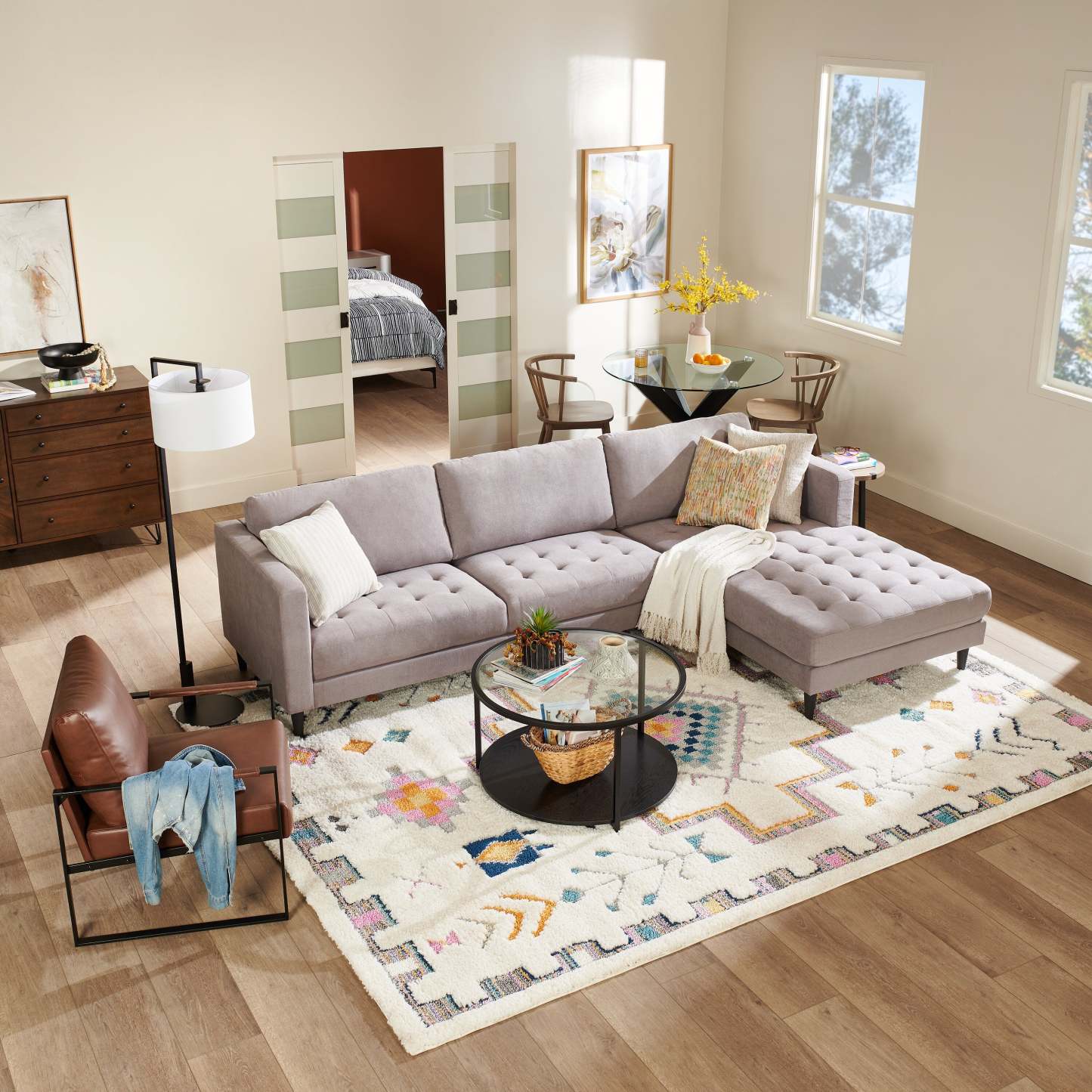 Sofa sectionnel de droite Metro 2 pièces en tissu avec fauteuil long et coussins de siège capitonnés - gris