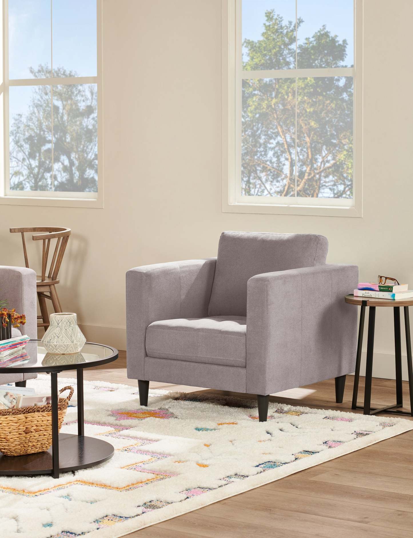 Chaise en tissu Metro 32 avec coussin de siège capitonné et coussin de dossier réversible - Gris | Fauteuil Metro de 32 po en tissu avec coussin de siège capitonné et coussin de dossier réversible - gris