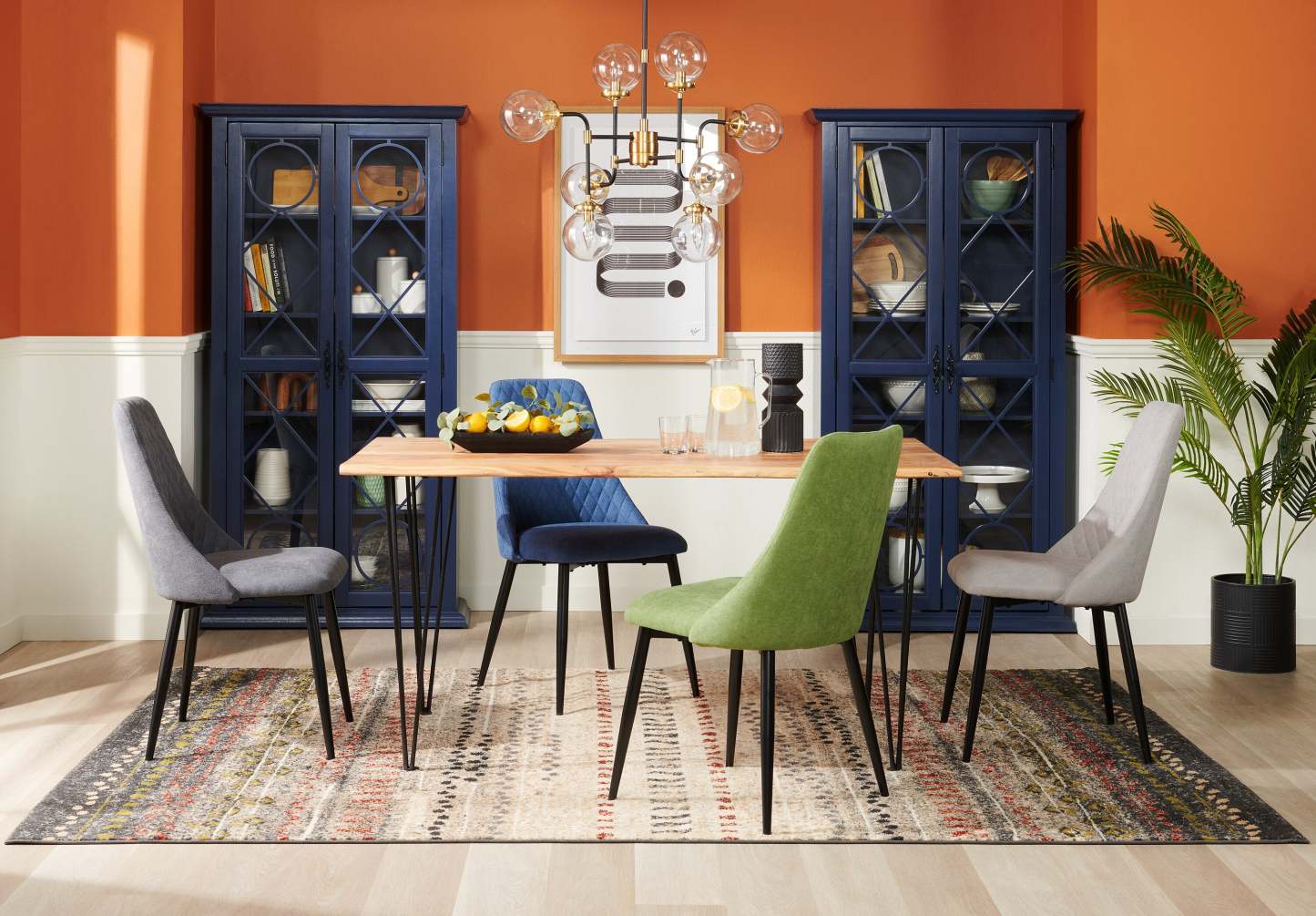 Chaise de salle à manger Miya avec tissu en polyester, métal - Charbon | Chaise de salle à manger Miya en tissu de polyester et en métal - anthracite