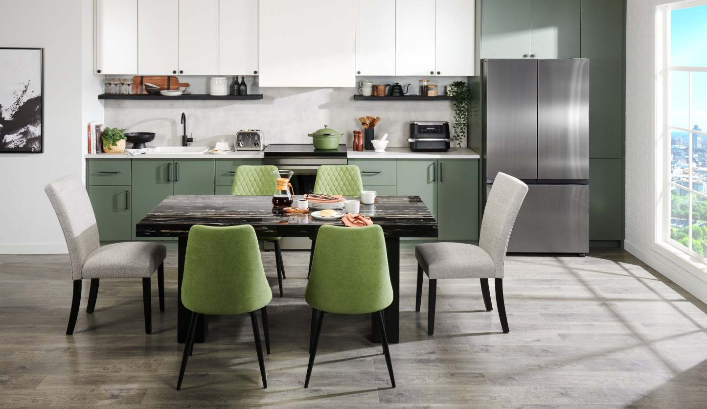 Chaise de salle à manger Miya avec tissu polyester, métal - Vert mousse | Chaise de salle à manger Miya en tissu de polyester et en métal - vert mousse