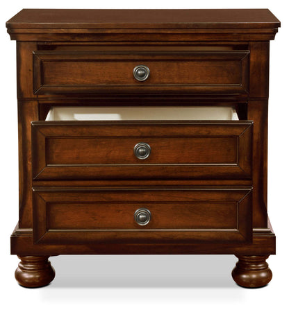 Table de nuit Chelsea à 3 tiroirs, 28 L x 28 H - Brun Cerise | Table de nuit Chelsea de 28 po (L) x 28 po (H) à 3 tiroirs - brun cerisier