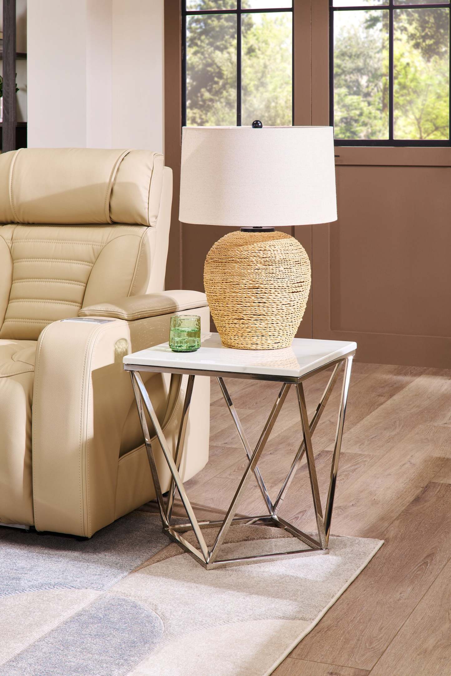 Lampe de table 25 Ratten avec abat-jour beige|Lampe de table de 25 po en rotin avec abat-jour beige