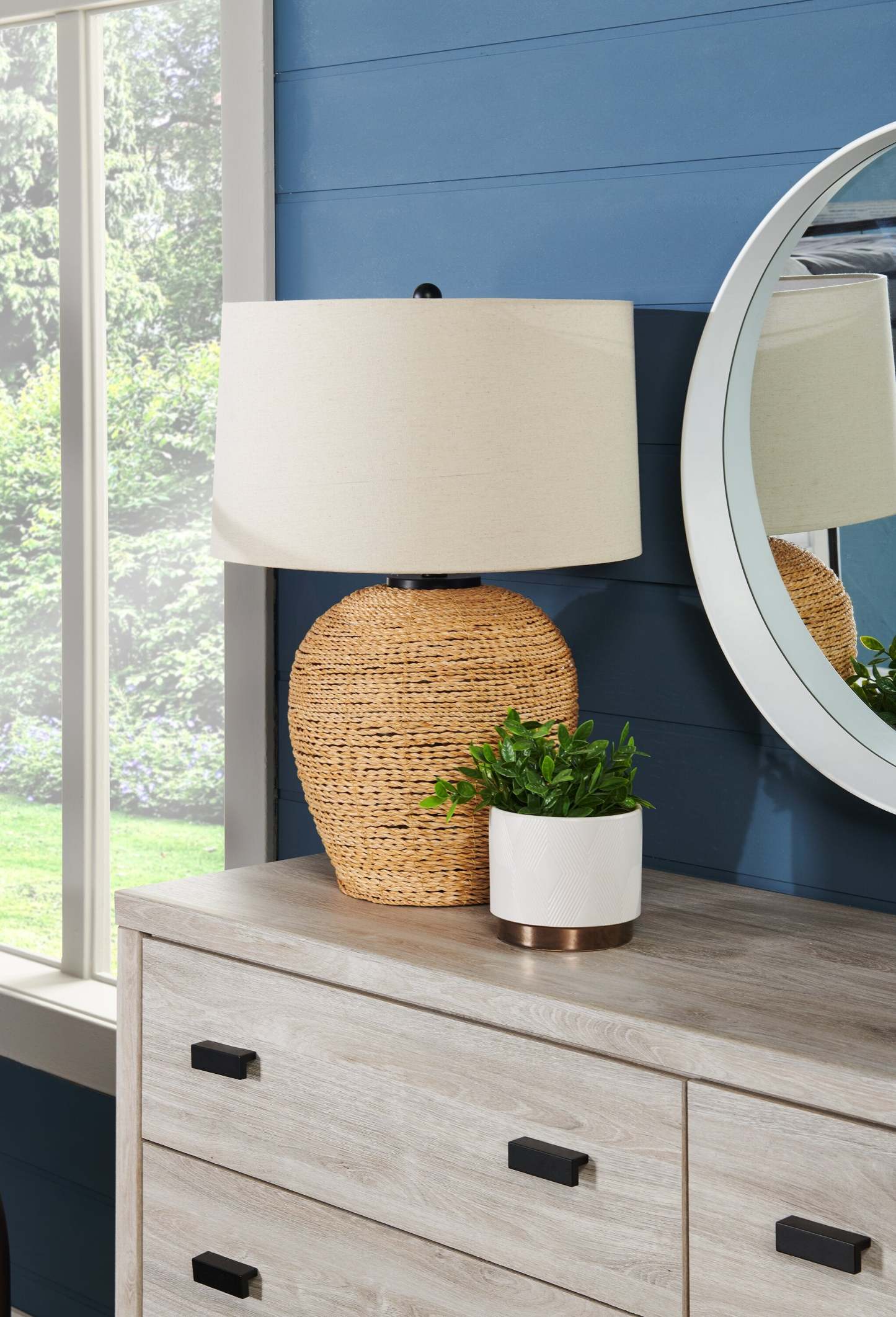 Lampe de table 25 Ratten avec abat-jour beige|Lampe de table de 25 po en rotin avec abat-jour beige