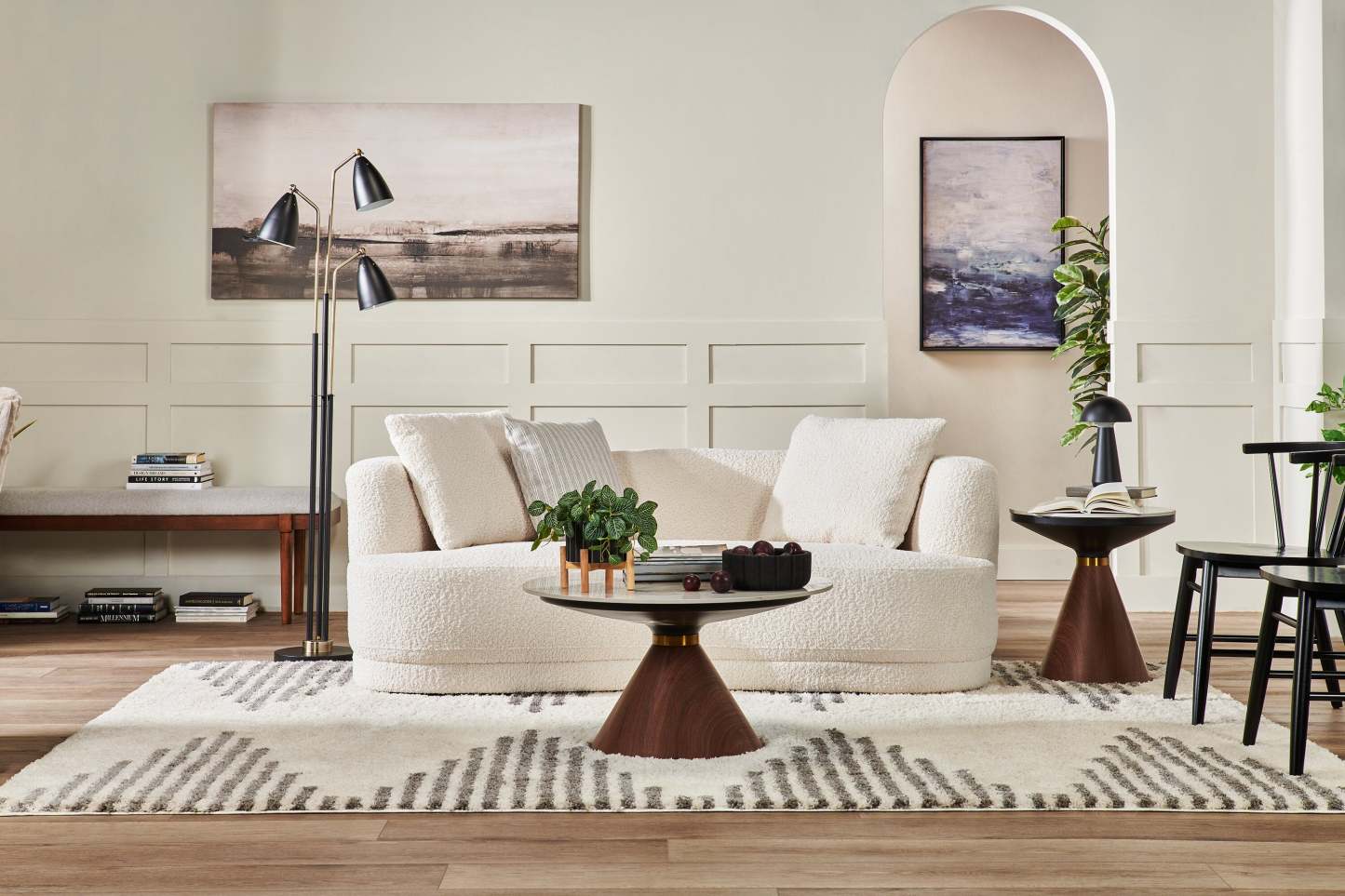 Causeuse arrondie Moon de 78 po en tissu avec coussins décoratifs - blanc amande laineux