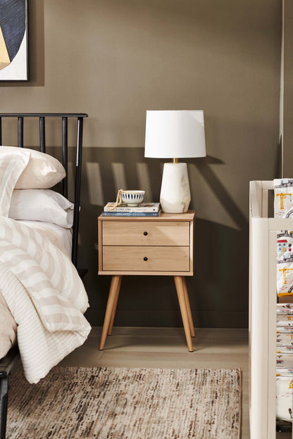 Table de chevet à 2 tiroirs Mori, 18 L x 25,75 H - Naturel | Table de nuit Mori de 18 po (l) x 25,75 po (H) à 2 tiroirs - naturelle