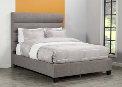 Lit rembourré Naya en tissu gris, capitonné - Queen Size | Lit rembourré Naya en tissu gris capitonné - format grand lit