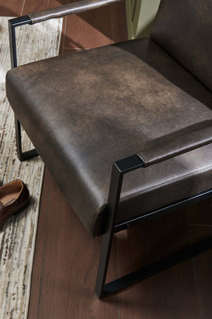 Fauteuil d'appoint en similicuir Nico 24.75 avec pieds en métal - Gris foncé | Fauteuil d'appoint Nico de 24,75 po en similicuir avec pattes en métal - gris foncé