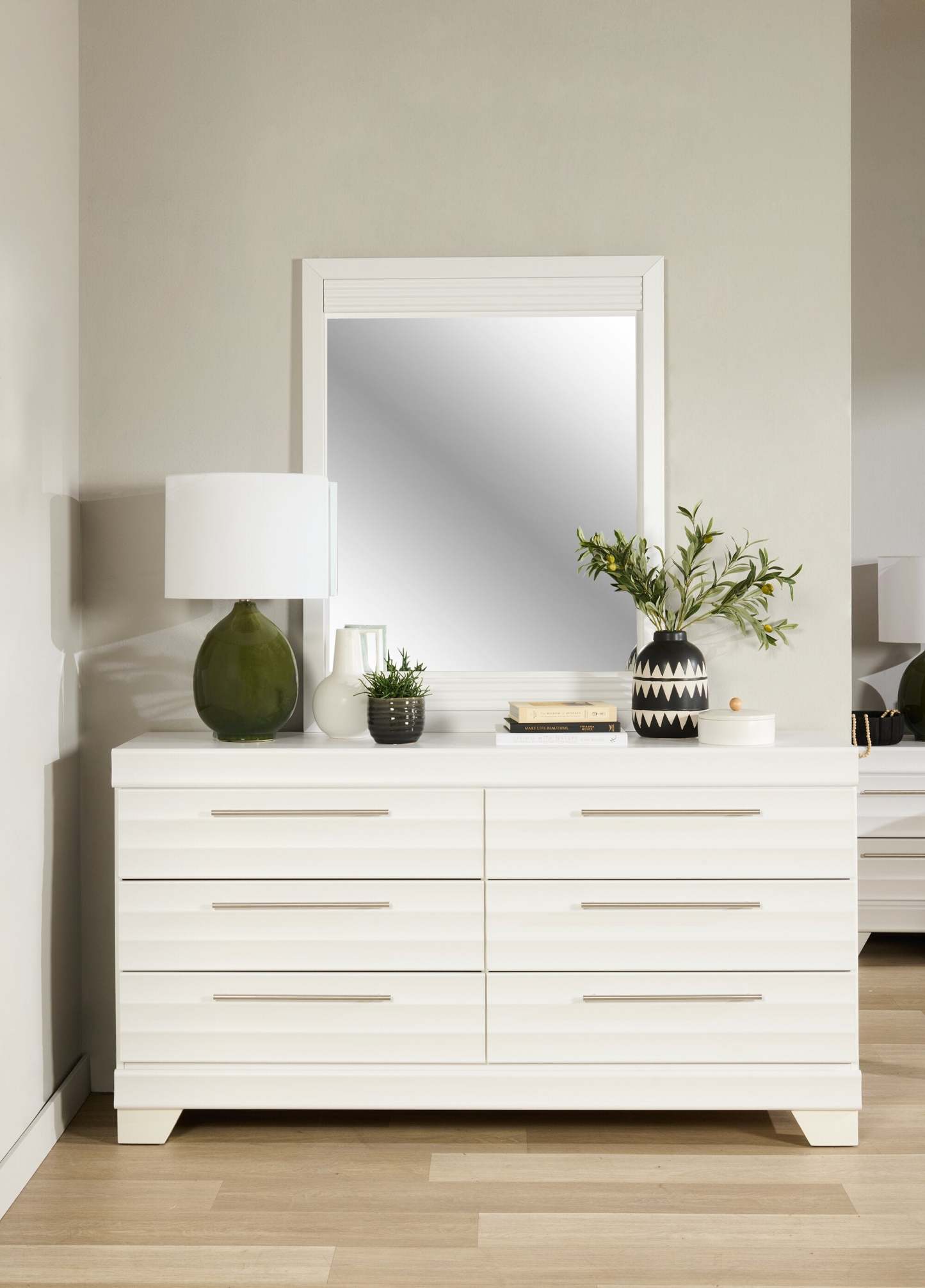 Miroir de commode de chambre Olivia, fabriqué au Canada - Blanc | Miroir de commode de chambre à coucher Olivia, fabriqué au Canada - blanc