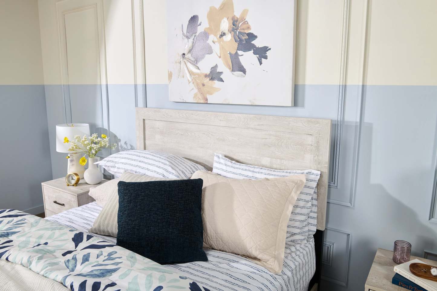 Kort & Co. Medallion 4-Piece Queen Comforter Set | Ensemble d'édredon Medallion 4 pièces de Kort & Co. pour grand lit