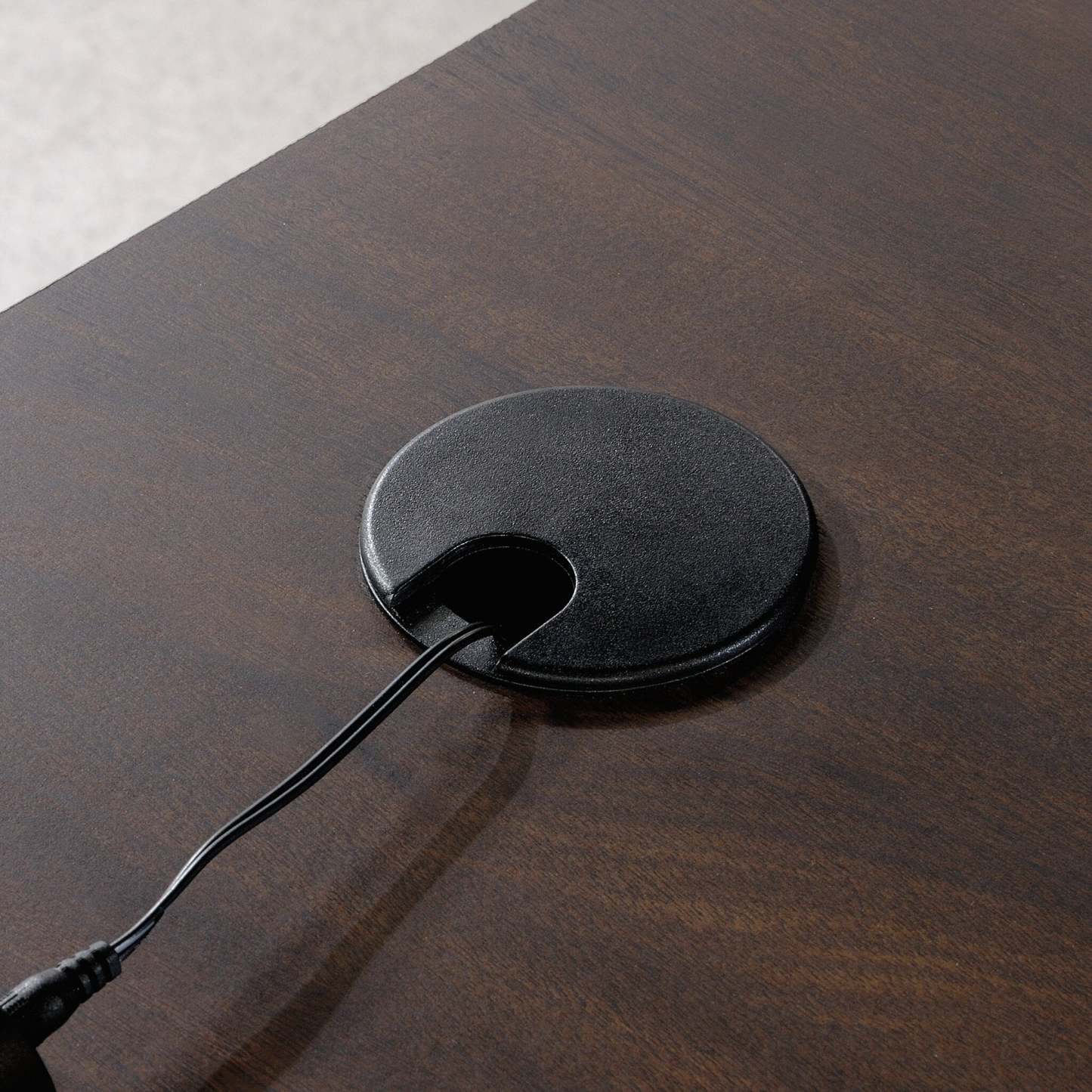 Bureau en forme de L Palo Alto de 59,13 po de qualité commerciale à 3 tiroirs avec armoire - acajou