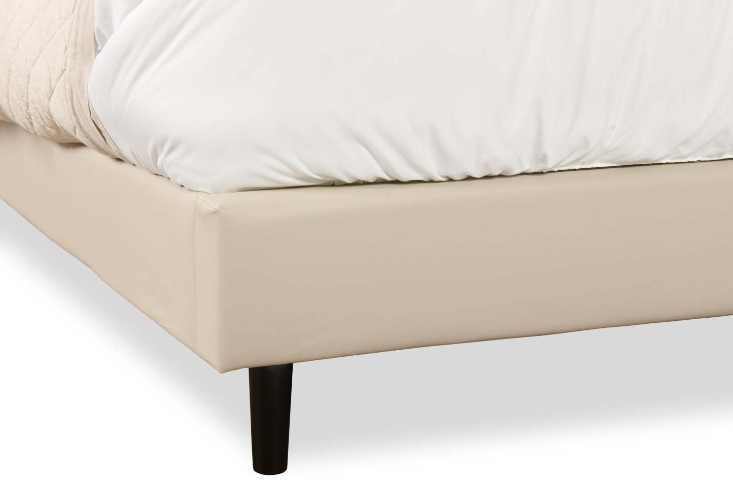 Lit plateforme Paseo en tissu de cuir végétalien taupe - Queen Size | Lit plateforme rembourré Paseo en tissu de cuir végétalien taupe - format grand lit