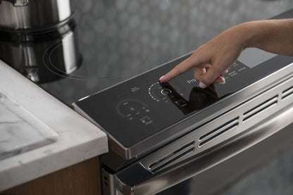 Cuisinière intelligente à induction Profil de 5,3 pi³ avec convection européenne véritable - acier inoxydable Fingerprint…