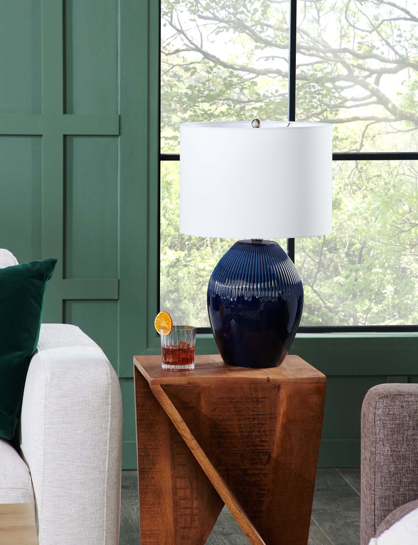 Kort &amp; Co. Penelope 24 Lampe de table en céramique bleue | Lampe de table Penelope de Kort &amp; Co. de 24 po en céramique bleue