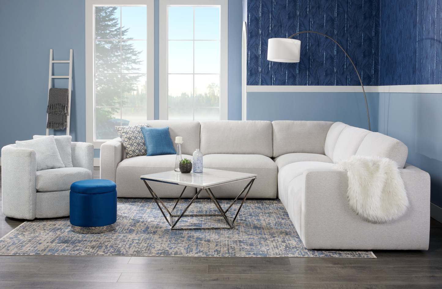 Made in Canada Petite 36 Chenille Fabric Swivel Cuddler Accent Chair - Teddy Star Grey | Fauteuil d’appoint pivotant Cuddler Petite de 36 po fabriqué au Canada en tissu de chenille - gris Teddy Star