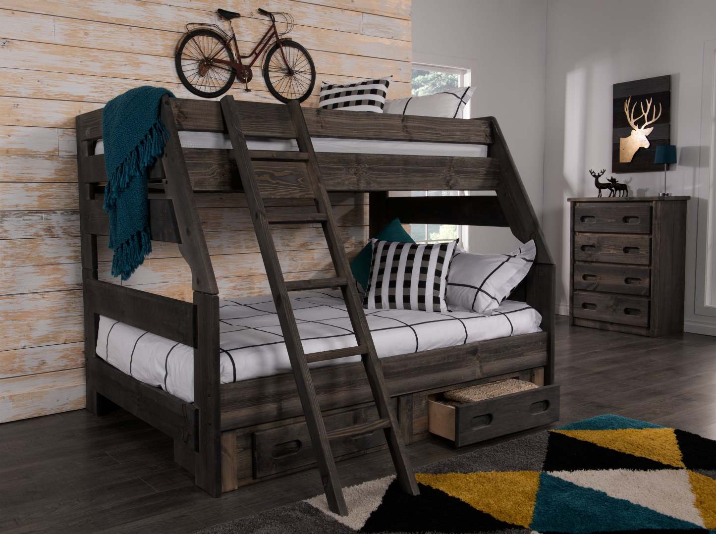 Lits superposés Piper en pin massif gris bois de grève avec garde-corps pour enfants - simple et double