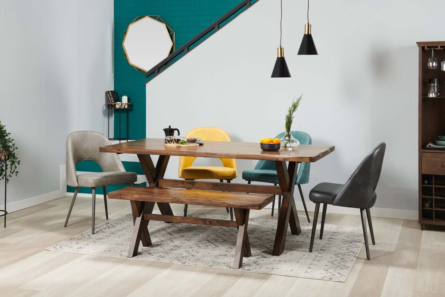 Banc de salle à manger Plum, bois, aspect Live-Edge, 47,25 W - Brun muscade | Banc de salle à manger Plum de 47,25 po (L) en bois avec apparence de bordures Live Edge - brun muscade