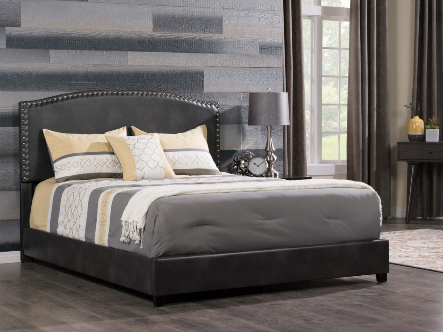 27.25 Lampe de table en nickel brossé|Lampe de table de 27,25 po nickel brossé