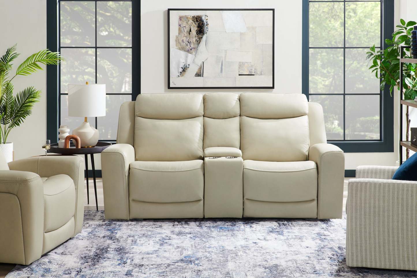 Scott Living Causeuse à inclinaison électrique Prescott 79 en cuir véritable avec appuie-tête électriques - Gris platine | Causeuse à inclinaison électrique Prescott de Scott Living de 79 po en cuir véritable avec appuie-têtes électriques - gris platine