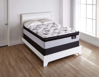 Serta Perfect Sleeper® Canada's Anniversary Pillow-Top Queen Mattress Set|Ensemble matelas à plateau-coussin Canada's Anniversary Perfect Sleeper de Serta pour grand lit
