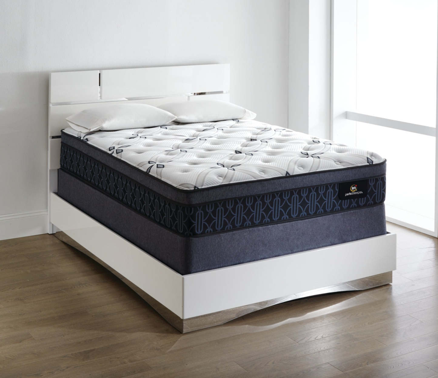 Serta Perfect Sleeper® Watson Firm Euro-Top Mattress Set|Ensemble matelas ferme à Euro-plateau Watson Perfect Sleeper de Serta pour grand lit