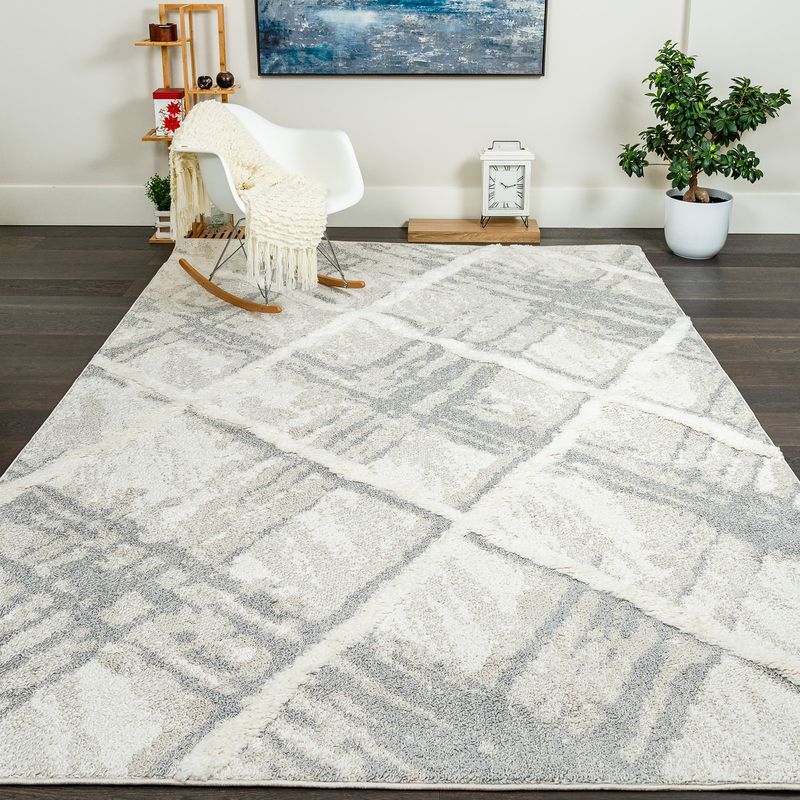 Lola Lattice Lines Cream Shag Area Rug - 6'7 x 9'6|Carpette à poil long Lola crème à motif de treillis et de lignes - 6 pi 7 po x 9 pi 6 po