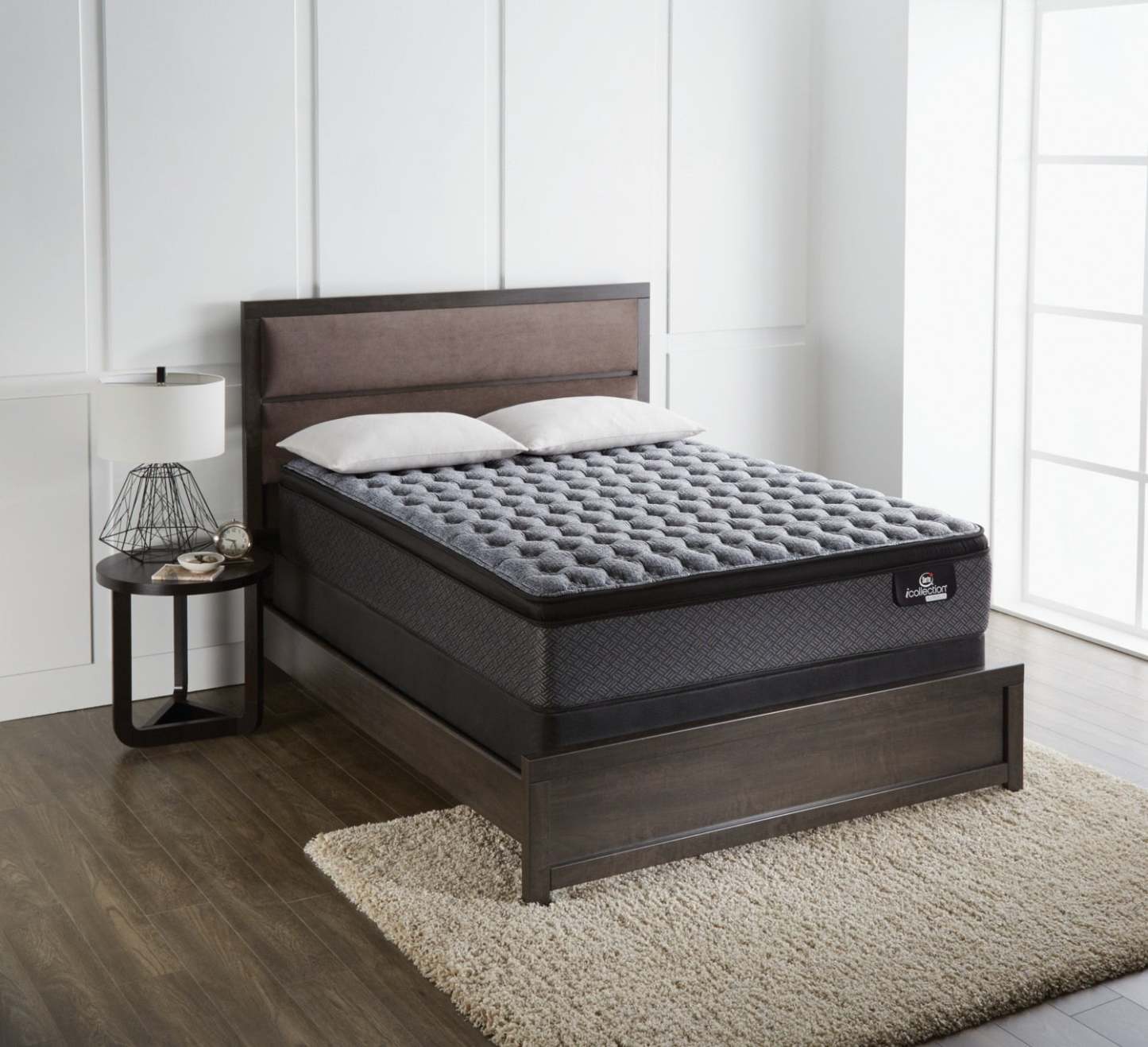 Serta® iCollection® Senna Firm Euro-Top Low-Profile Split Queen Mattress Set|Ensemble matelas ferme à Euro-plateau divisé à profil bas Senna iCollection Serta pour grand lit