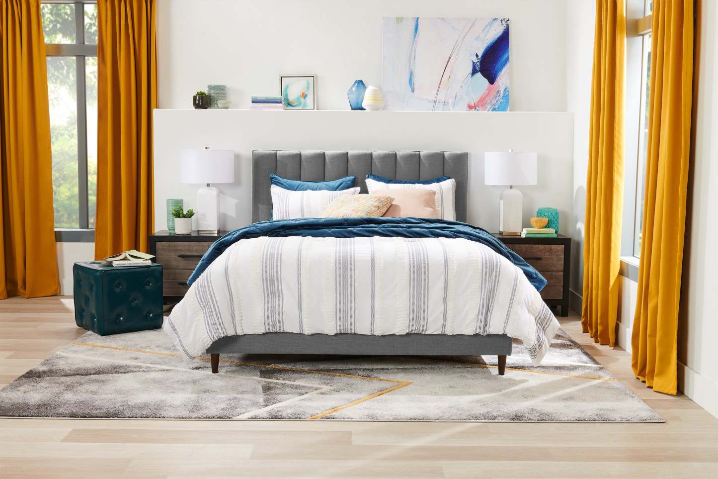 Kort &amp; Co. Lit plateforme rembourré Rain en tissu gris, capitonné - Pleine grandeur | Lit plateforme rembourré Rain de Kort &amp; Co. en tissu gris capitonné - format lit double